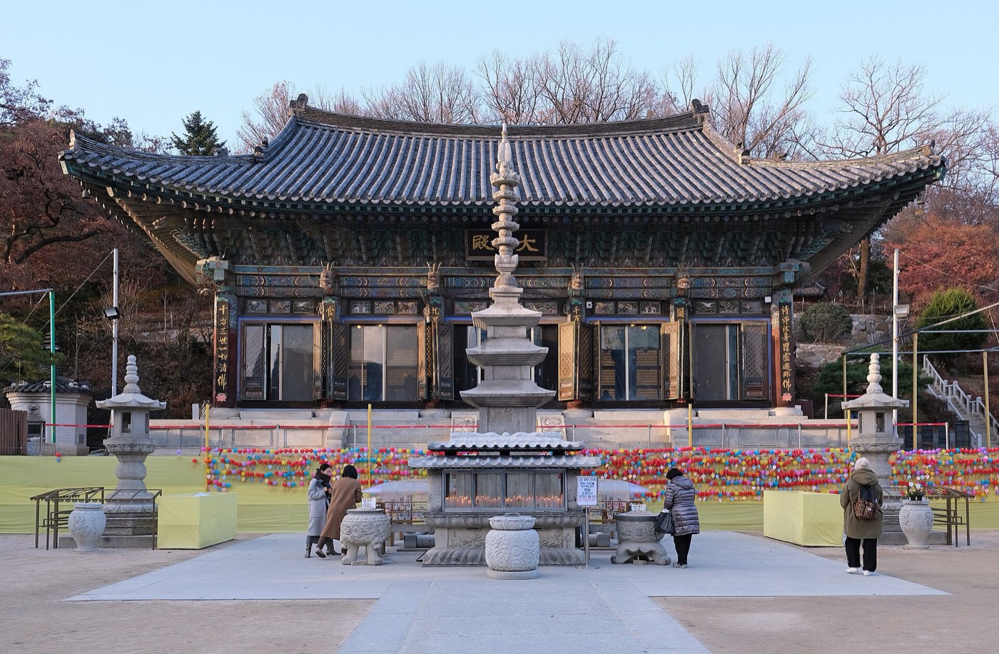 The main hall of Bongeunsa temple in Gangnam, with ornate painted eaves